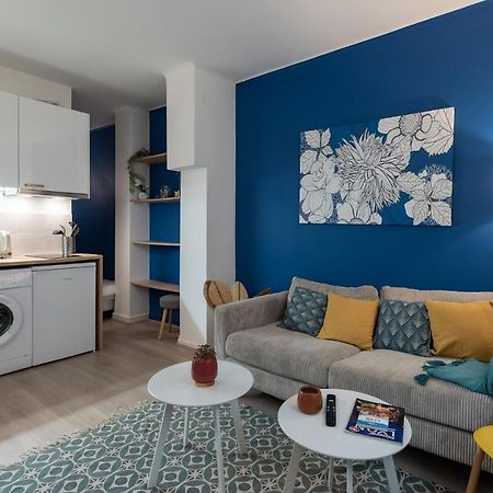 studio blue confort , proche gare part dieu Appartement Villeurbanne Buitenkant foto