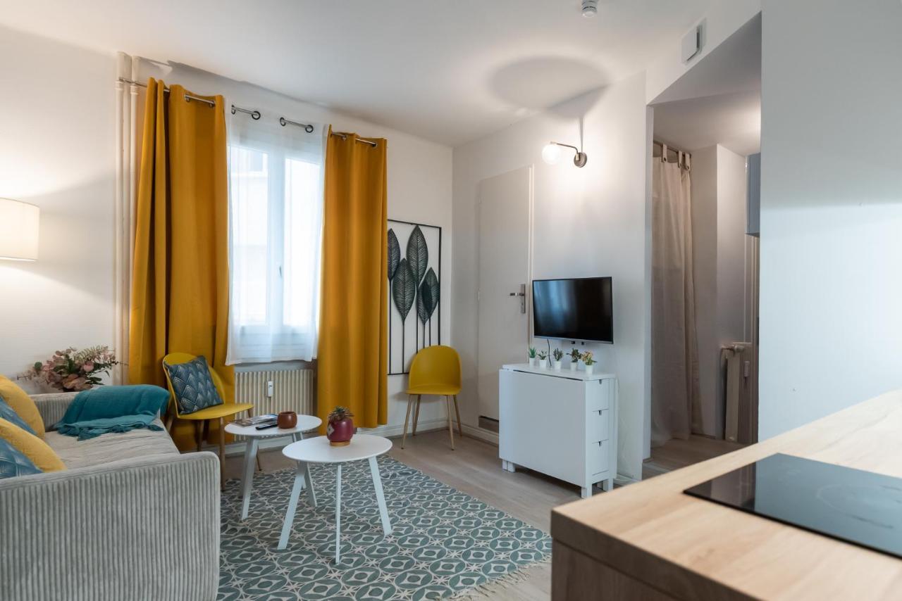 studio blue confort , proche gare part dieu Appartement Villeurbanne Buitenkant foto