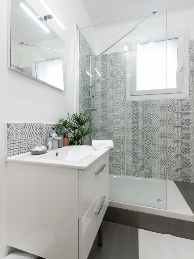 studio blue confort , proche gare part dieu Appartement Villeurbanne Buitenkant foto